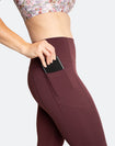 Pocket function of burgundy exercise tights